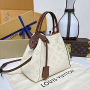 Uubags Louis Vuitton M54353 Bella Tote in Mahina Leather In Brown/White 23x13x20cm - 6