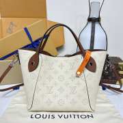 Uubags Louis Vuitton M54353 Bella Tote in Mahina Leather In Brown/White 23x13x20cm - 3