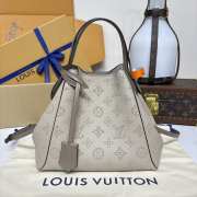 Uubags Louis Vuitton M54353 Bella Tote in Mahina Leather In Light Grey 23x13x20cm - 6