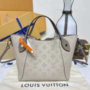 Uubags Louis Vuitton M54353 Bella Tote in Mahina Leather In Light Grey 23x13x20cm - 2