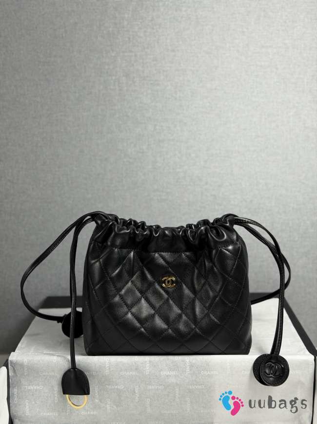 Uubags Chanel clutch with leather strap sheepskin & gold-plated metal in black 12x18x5cm - 1