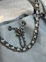 Uubags Chanel 25 small handbag braided raffia-effect canvas, calfskin leather & silver-tone metal in light blue 30x26x14cm - 3