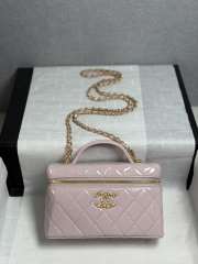 Uubags Chanel Classic Vanity with Chain in Light Pink Grained Patent Calfskin 17x19.5x5cm - 1