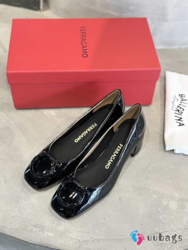 Uubags Ferragamo Maxi Gancini pump in black 4cm  - 1