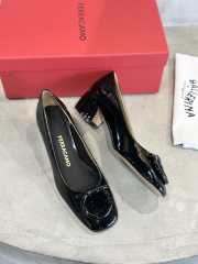 Uubags Ferragamo Maxi Gancini pump in black 4cm  - 6