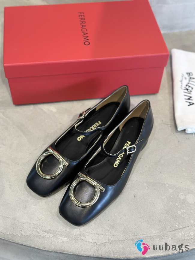 Uubags Ferragamo Maxi Gancini Mary Jane Pump In Black 2cm - 1