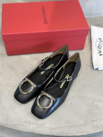 Uubags Ferragamo Maxi Gancini Mary Jane Pump In Black 2cm