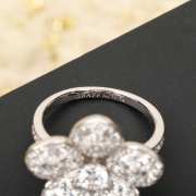 Uubags Graff Wild Flower Large Pavé Diamond Ring White Gold - 4