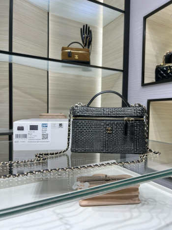 New Arrivals 2026 Chanel classic vanity bag with shoulder strap braided raffia yarn & gold-colored metal black 17x19.5x5cm