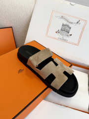 Uubags Hermes Chypre sandal in suede goatskin beige sable - 3