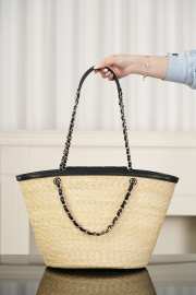 Uubags Chanel large shopping bag in braided straw, sheepskin & gold-colored metal beige & black 26x54x18cm - 6