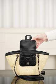 Uubags Chanel large shopping bag in braided straw, sheepskin & gold-colored metal beige & black 18x41x13cm - 3