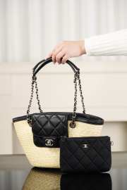 Uubags Chanel large shopping bag in braided straw, sheepskin & gold-colored metal beige & black 18x41x13cm - 2