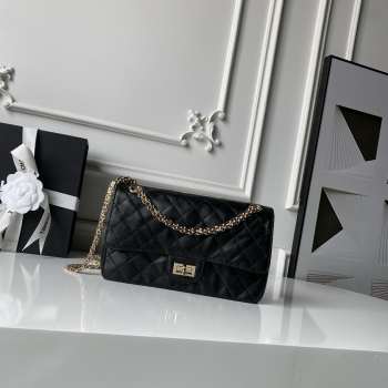 Uubags Chanel medium handbag 2.55 calfskin with wrinkled effect & gold-plated metal in black 24x16x7.5cm