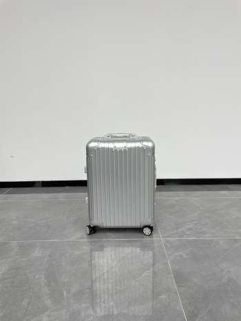 Uubags Rimowa Cabin Silver Suitcase 30cm