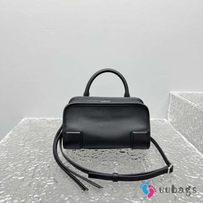 Uubags Loewe mini Amazona 180 bag in black soft calfskin 20x11.5x7cm - 1