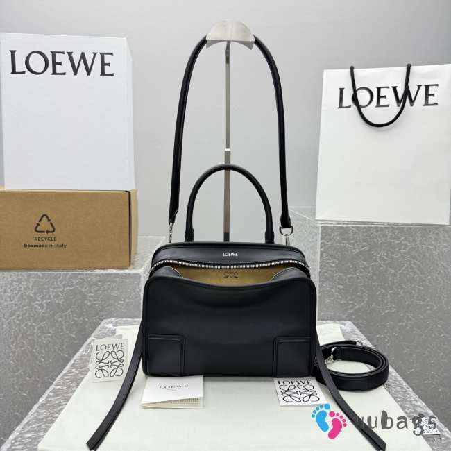 Uubags Loewe small Amazona 180 bag in black soft calfskin 24.5x18.5x10cm - 1