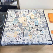 Uubags Hermes scarf in silk twill with hand-rolled edges blue 88.5x88.5cm - 1