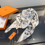 Uubags Hermes scarf in silk twill with hand-rolled edges grey 88.5x88.5cm - 6