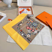 Uubags Hermes scarf in silk twill with hand-rolled edges bright yellow/ steel grey/ blue 88.5x88.5cm - 4