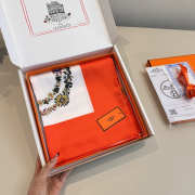 Uubags Hermes scarf in silk twill with hand-rolled edges bright orrange/ beige/ multicolored 88.5x88.5cm - 5