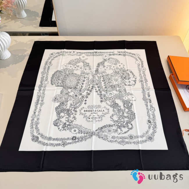 Uubags Hermes scarf in silk twill with hand-rolled edges black/ white 88.5x88.5cm - 1