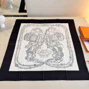 Uubags Hermes scarf in silk twill with hand-rolled edges black/ white 88.5x88.5cm - 1