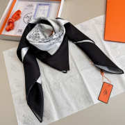 Uubags Hermes scarf in silk twill with hand-rolled edges black/ white 88.5x88.5cm - 5