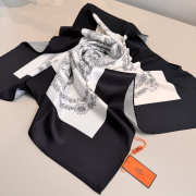 Uubags Hermes scarf in silk twill with hand-rolled edges black/ white 88.5x88.5cm - 2