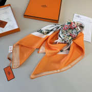 Uubags Hermes scarf in silk twill with hand-rolled edges vermilion/ vanilla/ multicolored 88.5x88.5cm - 4