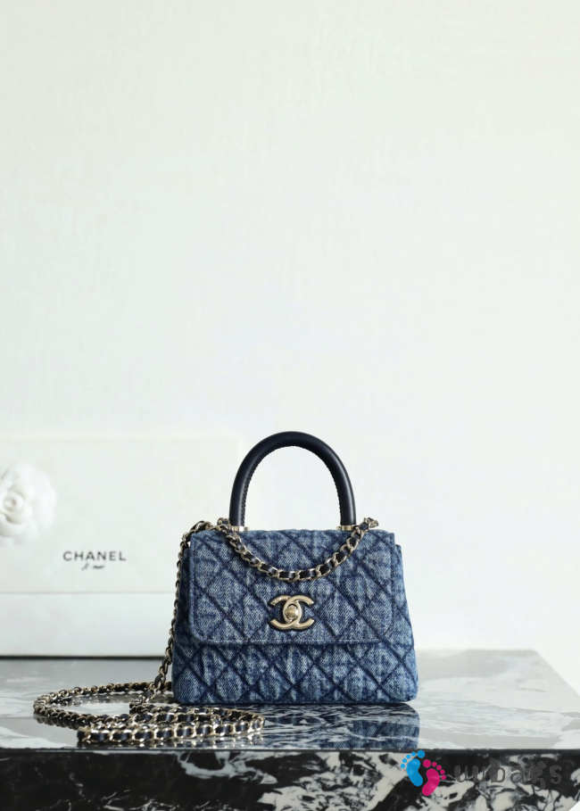 New Arrivals 2026 Chanel clutch with strap washed blue denim, calfskin & gold-tone metal 11.5x14.5x5.5cm - 1
