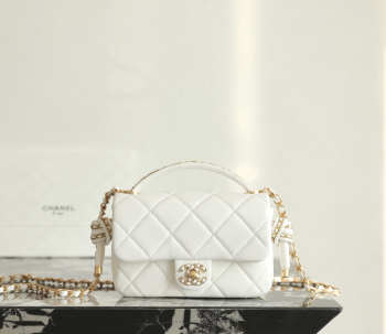 Uubags Chanel Mini Top Handle Flap Bag In White Quilted Lambskin with Gold Hardware 18x12x6cm