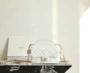 Uubags Chanel Mini Top Handle Flap Bag In White Quilted Lambskin with Gold Hardware 18x12x6cm - 3