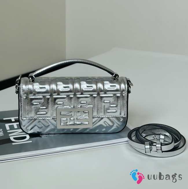 Uubags Fendi Baguette Phone Pouch In Silver Metallic 18.5x2.5x10cm - 1
