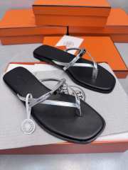 Uubags Hermes Miss sandal in silver-grey - 1