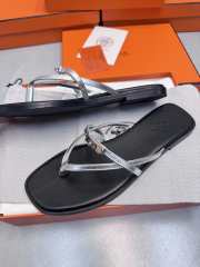 Uubags Hermes Miss sandal in silver-grey - 3
