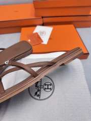 Uubags Hermes Miss sandal in brown-silver - 2