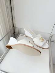 Uubags Chanel mules in shiny calfskin & imitation pearls white 8.5cm - 5
