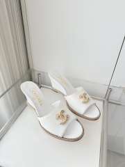 Uubags Chanel mules in shiny calfskin & imitation pearls white 8.5cm - 6