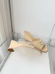 Uubags Chanel mules in shiny calfskin & imitation pearls beige 8.5cm - 4