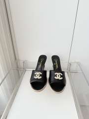 Uubags Chanel mules in shiny calfskin & imitation pearls black 8.5cm - 5