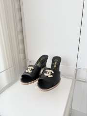Uubags Chanel mules in shiny calfskin & imitation pearls black 8.5cm - 4