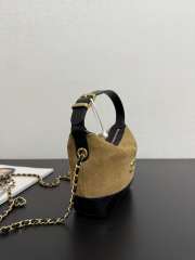 Uubags Chanel Clutch with strap Calfskin Suede, Glossy Sheepskin & Gold Metallic Brown/ Black 17.5x17.5x7.5cm - 2