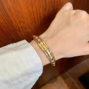 Uubags Chanel Cuff In Metal Gold - 3