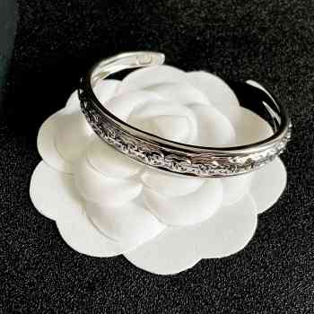 Uubags Chanel Cuff In Metal Silver
