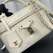 Uubags Louis Vuitton M27744 Vanity Chain Pouch In Milky white Monogram/Blue 19x11.5x6.5cm - 4