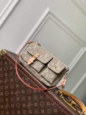 Uubags Louis Vuitton M27602 Cargo Accessory Pouch In Khaki Green 23.5x14x3cm
