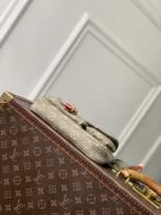 Uubags Louis Vuitton M27602 Cargo Accessory Pouch In Khaki Green 23.5x14x3cm - 3