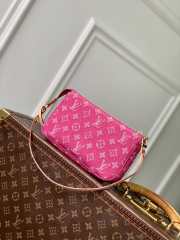 Uubags Louis Vuitton M27602 Cargo Accessory Pouch In Pink 23.5x14x3cm - 2