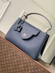 Uubags Louis Vuitton M26259 Capucines BB Taurillon Leather Bag In Navy Blue 37.5x15.5x24cm - 1